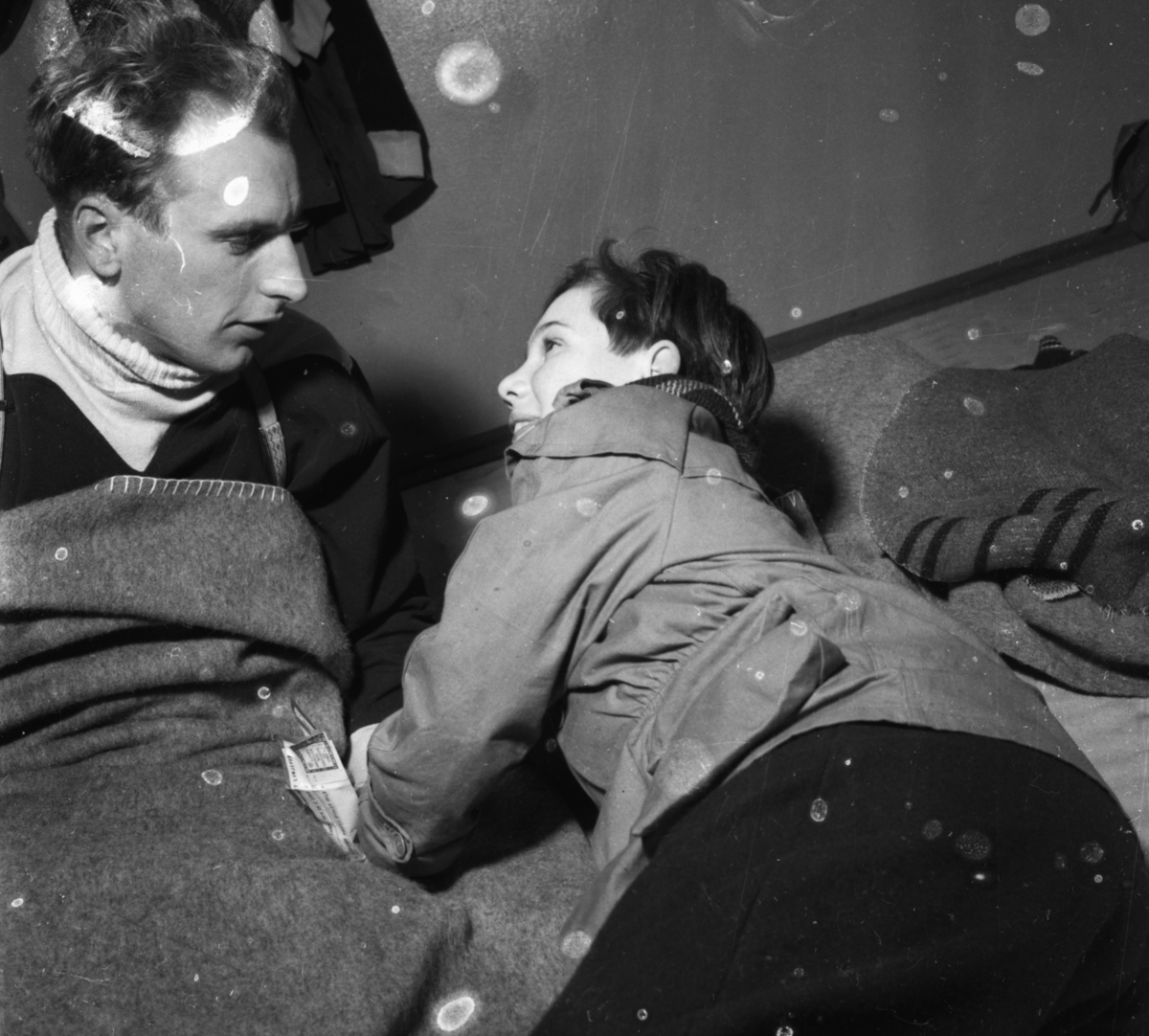 Vardens arkiv. "NM på skøyter på Bislet" 03.01.1954