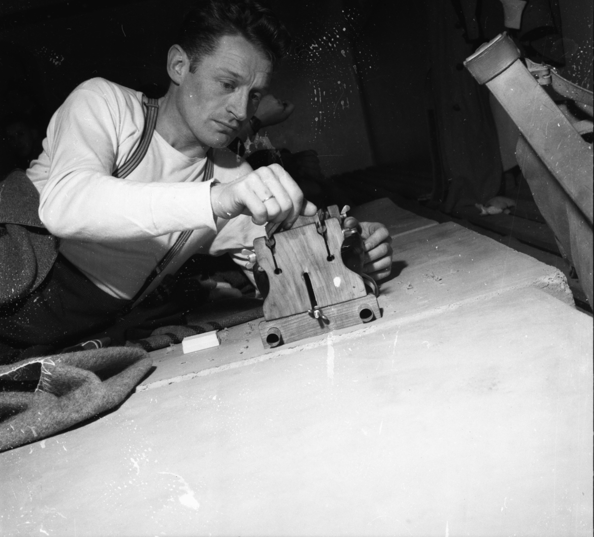 Vardens arkiv. "NM på skøyter på Bislet" 03.01.1954