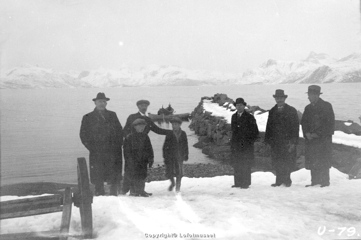 FORSÅ: MOLO.