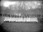 Gruppfoto av konfirmander från början av 1900-talet.