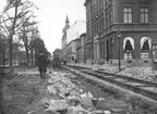 Läggning av dubbla spår på Nygatan vid Hattmakargatan.