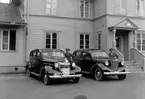 Till vänster Enar Pettersson och till höger Sigvard Larsson frånTönsen.
Bilarna en Pontiac 1938 och en Imperial (Chrysler) 1938.