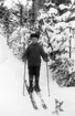 Okänd Lenningebo på skidtur på 1910-talet.