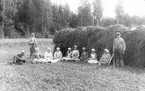 Höslåtter, kaffepaus. Personerna okända.