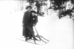 Elin Nilsson, Lenninge 6:44, född 1893 och Gösta Persson, Voxsätter 5:3, född 1908.