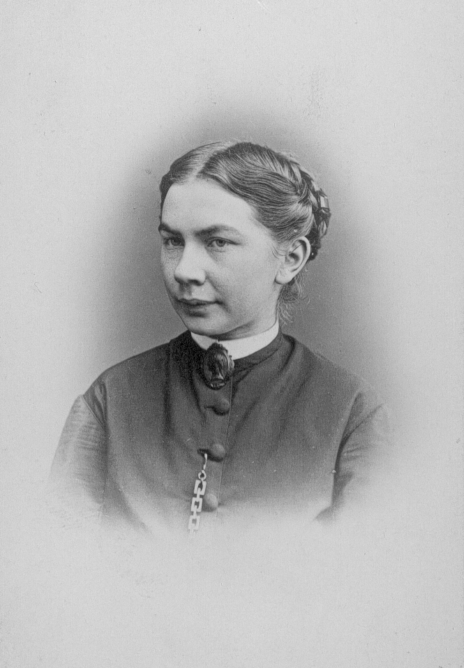 Mia Wiberg, dotter till lektor Wiberg.