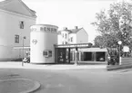 Standard Bensin

Bilverkstad, Bensinstation

Juni 1939
Grosshandlare Kjellerstedt, Hattmakargatan 4, Gävle