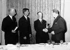 Länssparbanken, medaljutdelning på Baltic. Konsul Berglund. 10 maj 1952.