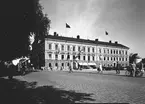 Exteriör Stadshuset. Allmänn flaggdag den 25 juli 1949.