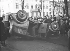 Bilkollision på Bergsgatan. Den 15 April 1944