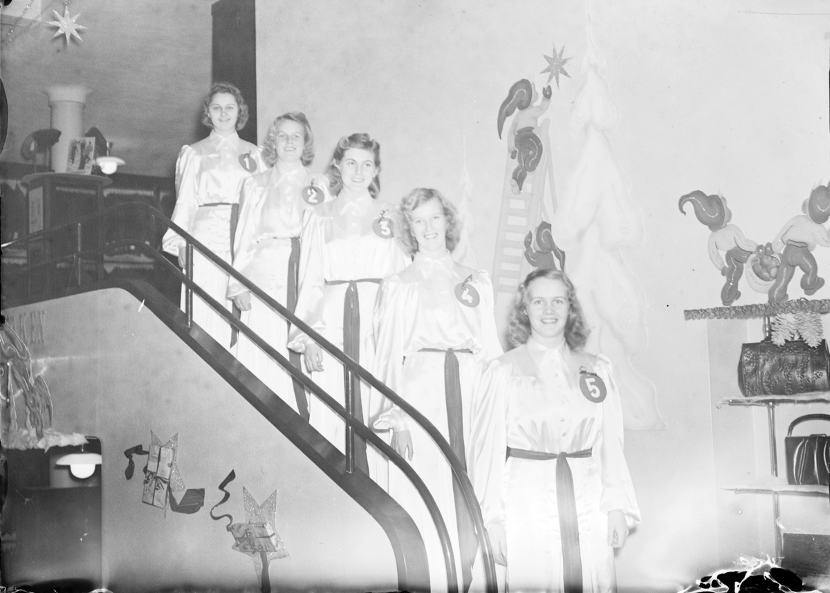 Luciagruppen på Lidholms. Den 1 December1941

