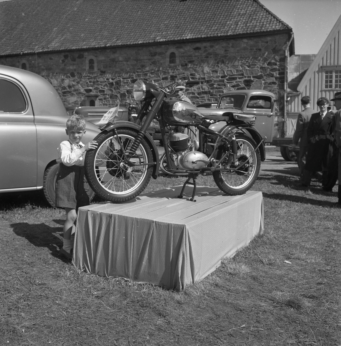 Bilutstillingen på ytre Kongsgård 1953. A/S Diesel-Agentur