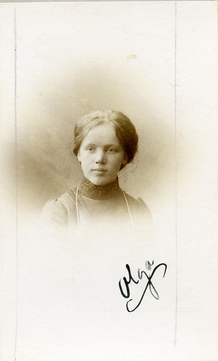 Olga Olsen.