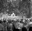 Furuvik

Furuviksparken invigdes pingstdagen 1936. Folkdanslaget Furuviks Ungdomslag och Barnkabarén blev Furuviksbarnen.

Stora scenen