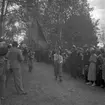 Furuviksparken invigdes pingstdagen 1936.

Folkdanslaget Furuviks Ungdomslag och Barnkabarén blev Furuviksbarnen