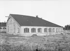 Säfwenbergs Boll- och klubbfabrik i mars 1938, vid Uppsala-Gävle Järnvägs f.d. lokstall som idag tillhör Järnvägsmuseets område på Rälsgatan 1 i Gävle.
Sven 