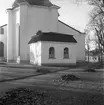 Brändströmska gravkapellet uppfört mellan 1774 - 1789 och är placerad vid Gävle Heliga Trefaldighet kyrka. Foto år 1947.