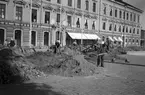 Gatuarbete på Drottninggatan. 1948. Reportage för Gefle Dagblad.