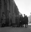 Kvinnor från Polen på besök i Katolska Kyrkan. September 1945.