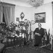 Födelsedag 50 år, 31 december 1953. Foto taget i hemmet. Herr Hedberg, Engelbrektsgatan 20, Gävle