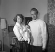 Länsjägmästare Persson med familj taget i bostaden.   12 januari 1954.