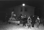 Mary Forslund, Gävle Lucia 1949. Arbetar hos Carl Larssons fotografiska atelier  Luciatåget utgår från Brandstation och går Nygatan - N. Skeppargatan - Drottninggatan - Stora Esplanadgatan och åter till Brandstationen. Lucia tävlingen arrangerades av Norrlands-Posten.