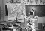 Forsbacka skola, geografilektion. 20 februari 1948.Debatt på Folkpartiets undervisningsförening som skickas till Stockholm.