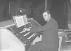 Maj 1938. Orgel i Stora Kyrkan. Musik av Berg. Reportage för Gefle Dagblad