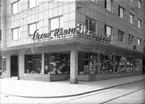 Fotografi för Gävle Telefonkatalog. Juni 1945. ElKompaniet, Nygatan 36, Gävle.