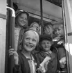 Barn som ska tillbringa sommaren på Rörbergs koloni. Reportage för Norrlands-Posten. 19 - 20 maj 1949.