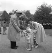 Lärarseminariets examen. 27 maj 1949. Beställt av Berthel Larsson som gåva till Röstlund monteras på ram.