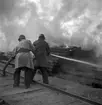 Brand i Olssons lumpupplag vid vagnsverkstaden. Maj 1947.