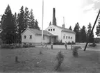 Badhuset. Den 16 juli 1950.  Korsnäsverken har sedan länge beaktat att arbetsresultaten i mycket hög grad beror på trivseln i hemmen. Bolaget har från början succesivt höjt bostadsstandarden för sina anställda. Bolaget har också bidragit till uppförande av fritidslokaler av olika slag.