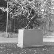 Staty vid Föreningshuset. Korsnäs AB. Den 22 oktober 1955.