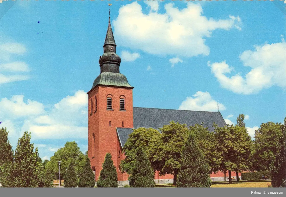 Vykort med motiv av Nybro kyrka.