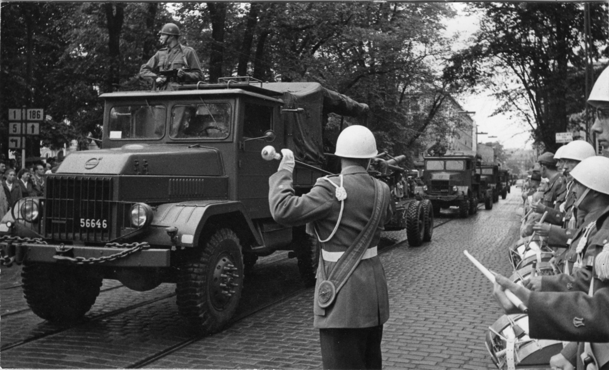 Regementets Dag, A 6. Bilkortege, Rådhusparken.