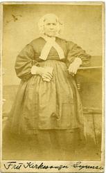 Kirkesanger Fru Syversen.