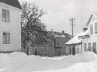 Handelsgårdar i Pataholm från torget.