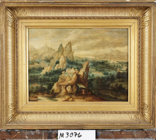 Oljemålning på träpannå. Berglandskap, med en kyrka (kloster ?) m.m. på ett berg. Nedanför syns en man. Trol. sekundär förgylld ram. 
Mått: 450 x 550 mm med ram. Montering/Ram: Bred förgylld ram med räfflad hålkäl och akantusblad i hörnen m.m.

Inskrivet i huvudbok 1908.