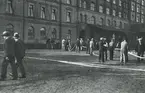 Ångkvarnen i Kalmar. Branden juli månad 1935. Byggnadens östra del, mot Elevatorkajen, kom nästan oskadd ur branden. T o m markiserna vid fönstren var oskadda.