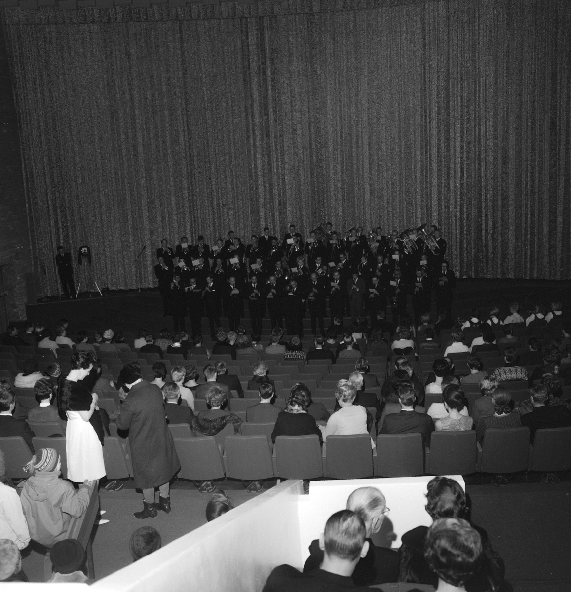 Sagatun kino, Hamar. Åpningsdagen 05.01.1968. Hamar musikkorps.