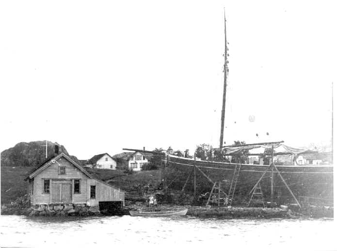 Slippen på Grøne Haugen, kutteren Knut Skåle fra Rekefjord.