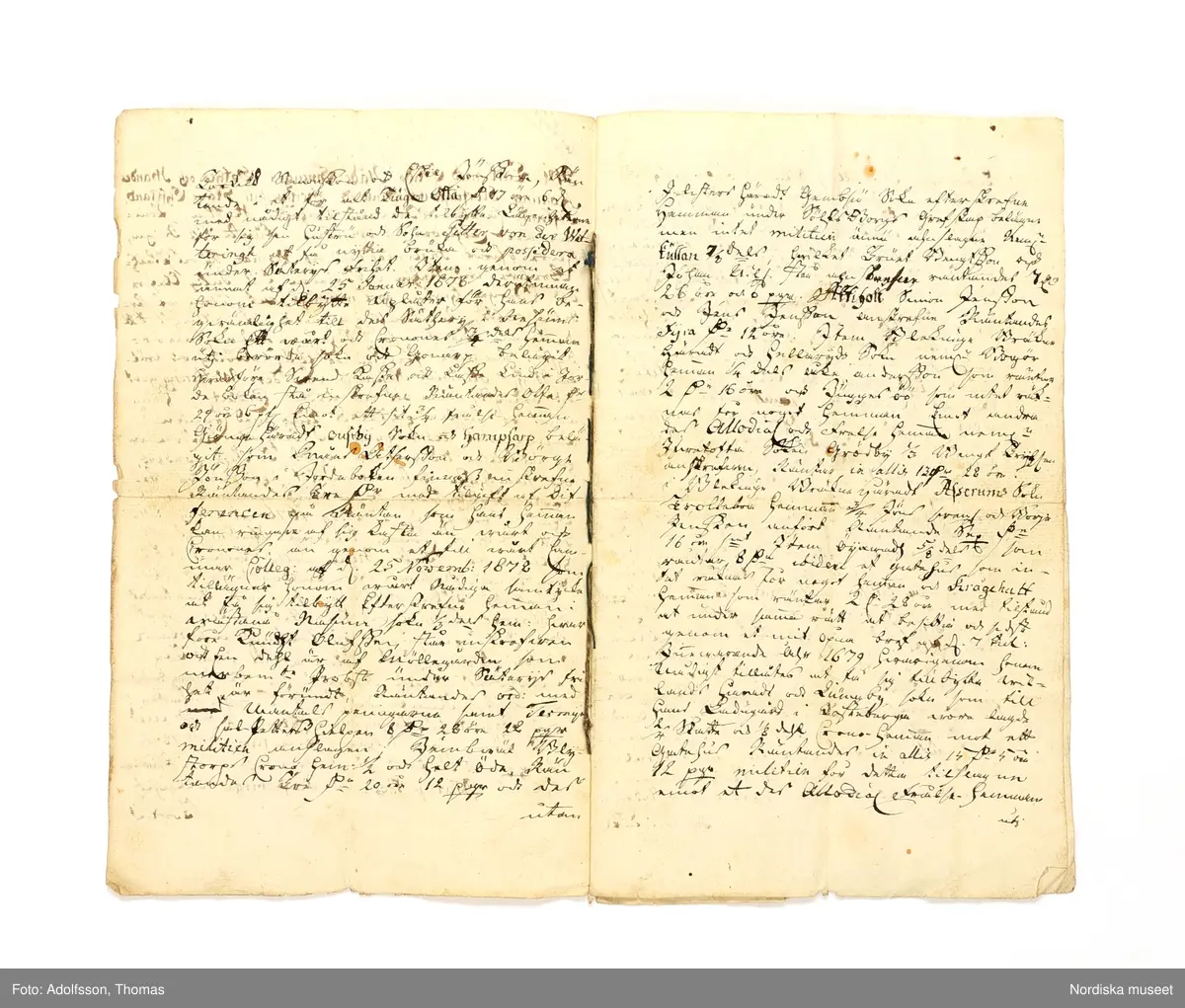 Huvudliggaren:
"Låda och handlingar som tillh. hattmakar-ämbetet i Eksjö.
a) Låda från 1870.
b) Handlingar
c) Nyckel av järn. L 7,5 cm.
Ink. gm stud P. G. Vistrand Ank. 21/6 1877"