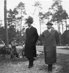 Prins Wilhelm besöker Utvalnäs i samband med sitt Gävlebesök 1938. På bilden skymtar även Landshövding Sven Lübeck.