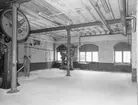 Bottenvåningen med två exenterpressar av äldre modell.

Fastigheten byggd 1895? för AB Åkerredskap, övertagen 1928 av AB ATSA. Nu i Förenade Well´s ägo.