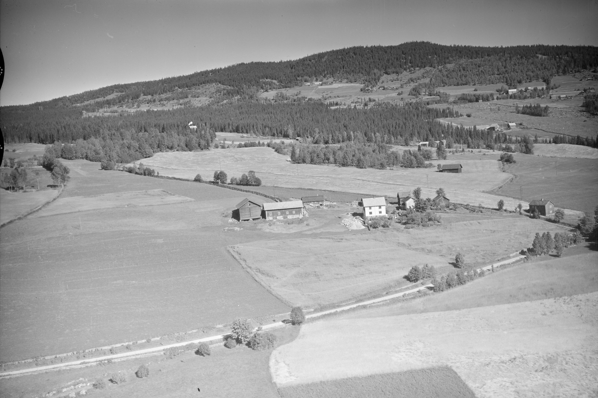 Gausdal, gårdsbruk, åkrer, kornåkrer, slåttemark, tomme hesjer, bygninger