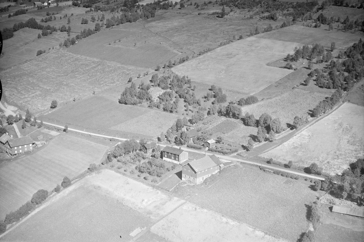 Norshus gård, Øverbygda, Østre Gausdal, åkrer, slåttemark