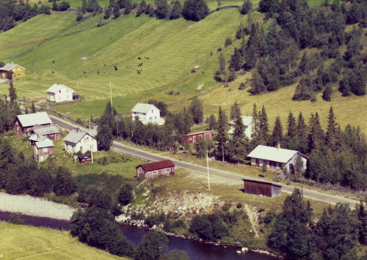 Lund, bolighus, elv, Svatsum, Gausdal