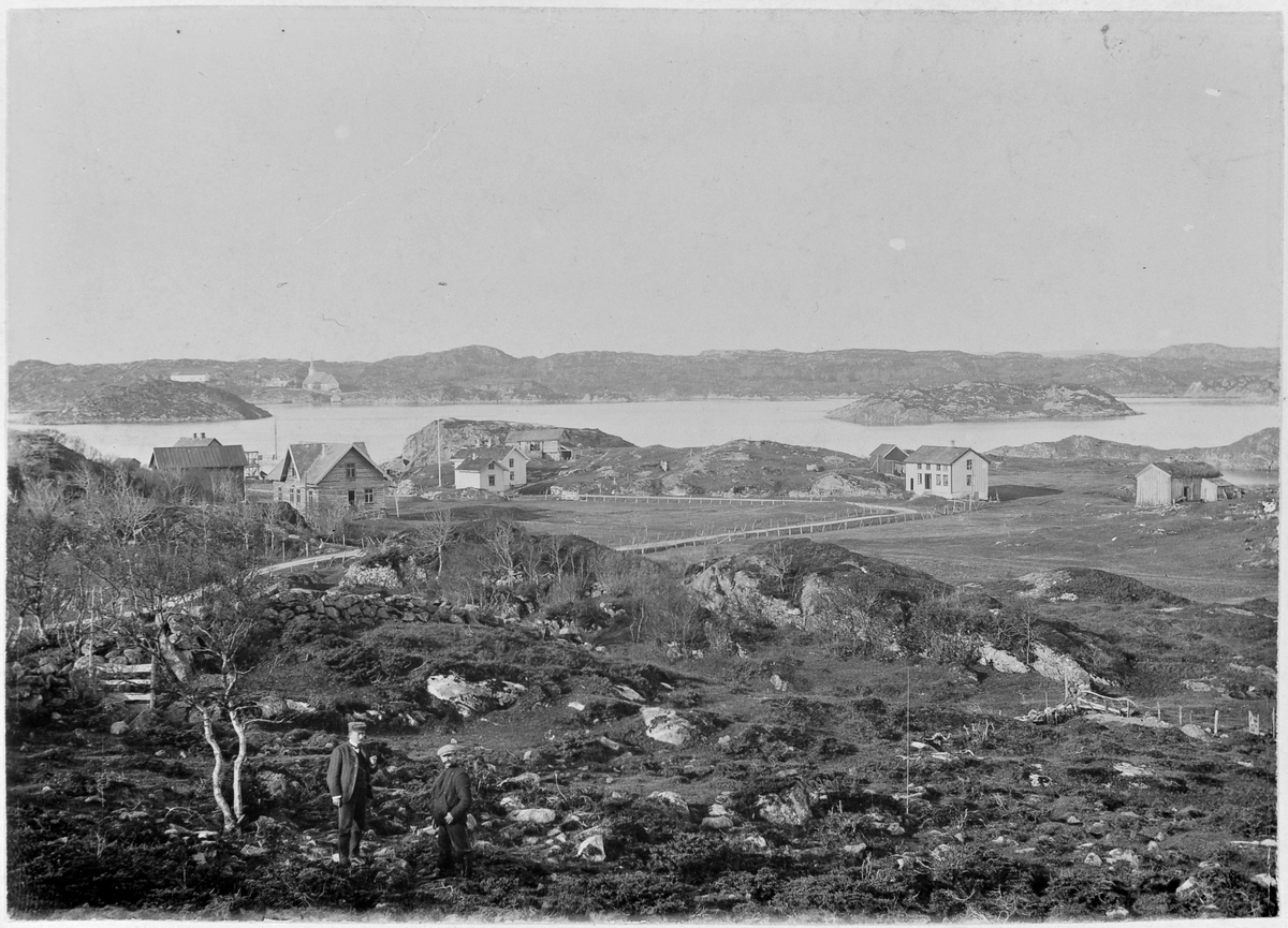 Fra Melandsjø med Dolm kirke og prestegård i bakgrunnen