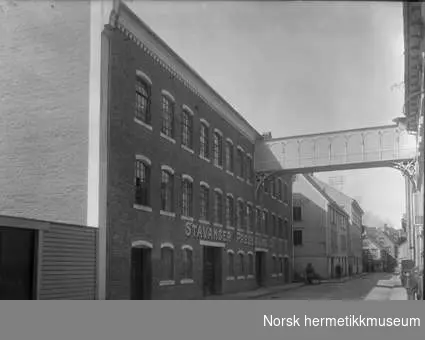 Eksteriørfoto - Stavanger Preserving Co.s lagerbygninger og ansjosavdeling i Nedre Strandgate 40 - 42.